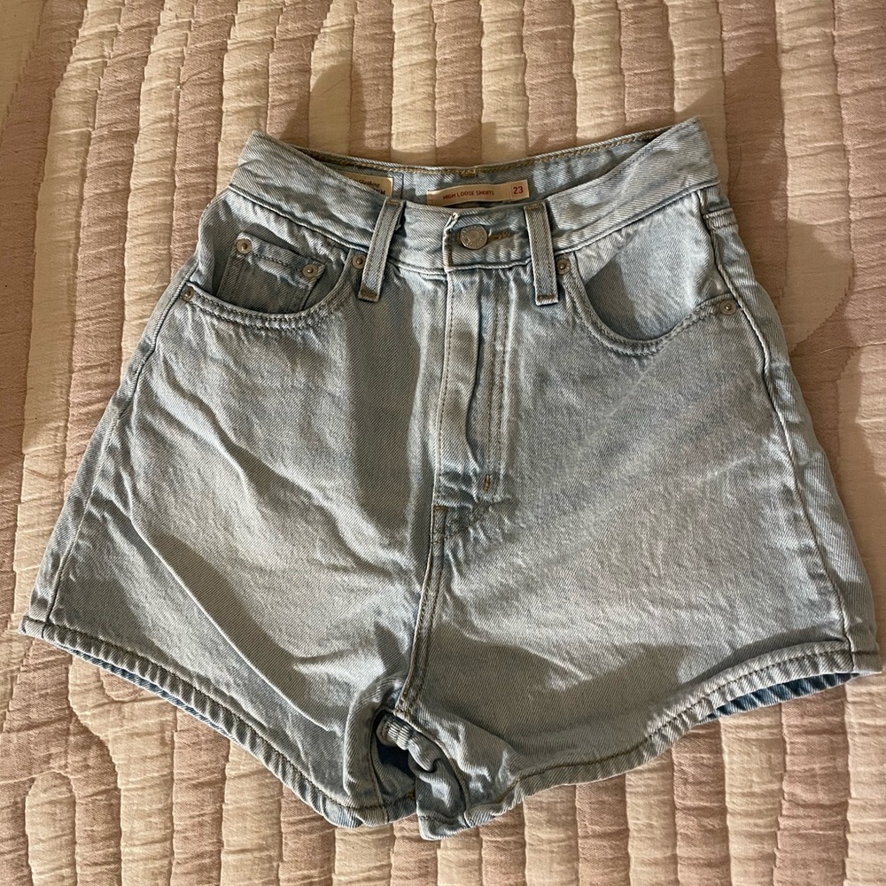 Levi’s High Loose Shorts